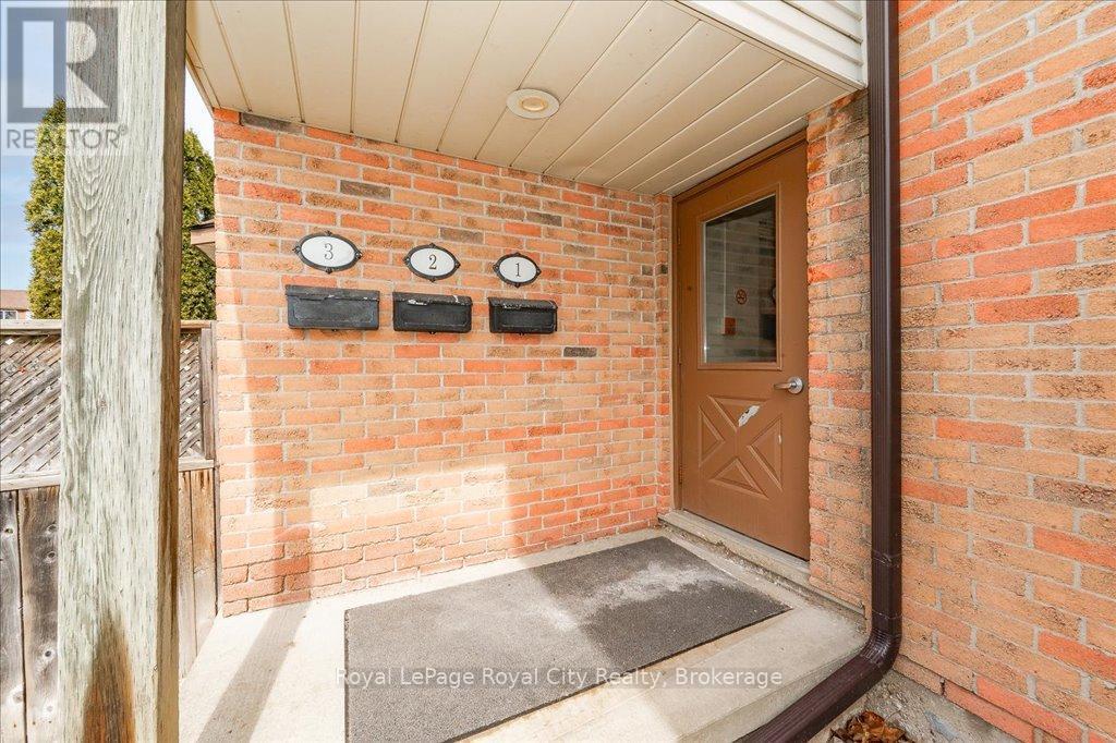 












2 - 40 SILVERCREEK PARKWAY N

,
Guelph (Junction/Onward Willow),




Ontario
N1H7X5

