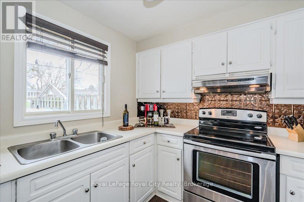 












2 - 40 SILVERCREEK PARKWAY N

,
Guelph (Junction/Onward Willow),




Ontario
N1H7X5

