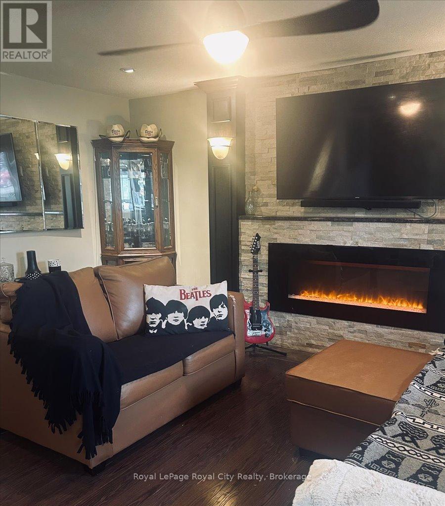 












2 - 40 SILVERCREEK PARKWAY N

,
Guelph (Junction/Onward Willow),




Ontario
N1H7X5

