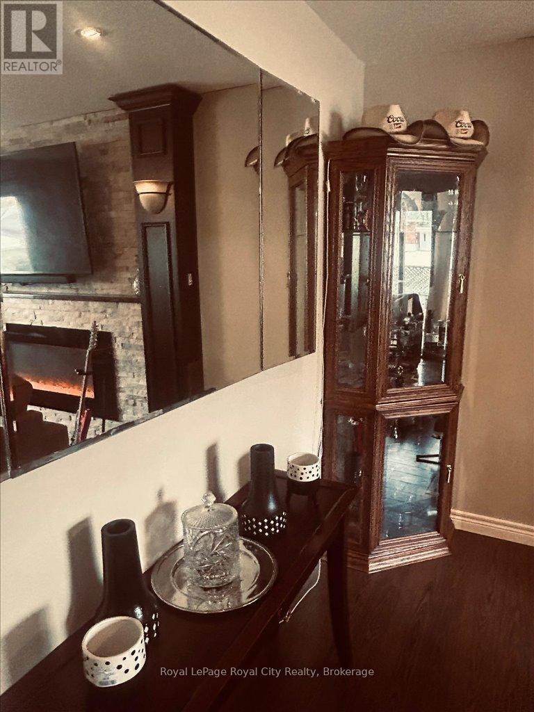 












2 - 40 SILVERCREEK PARKWAY N

,
Guelph (Junction/Onward Willow),




Ontario
N1H7X5


