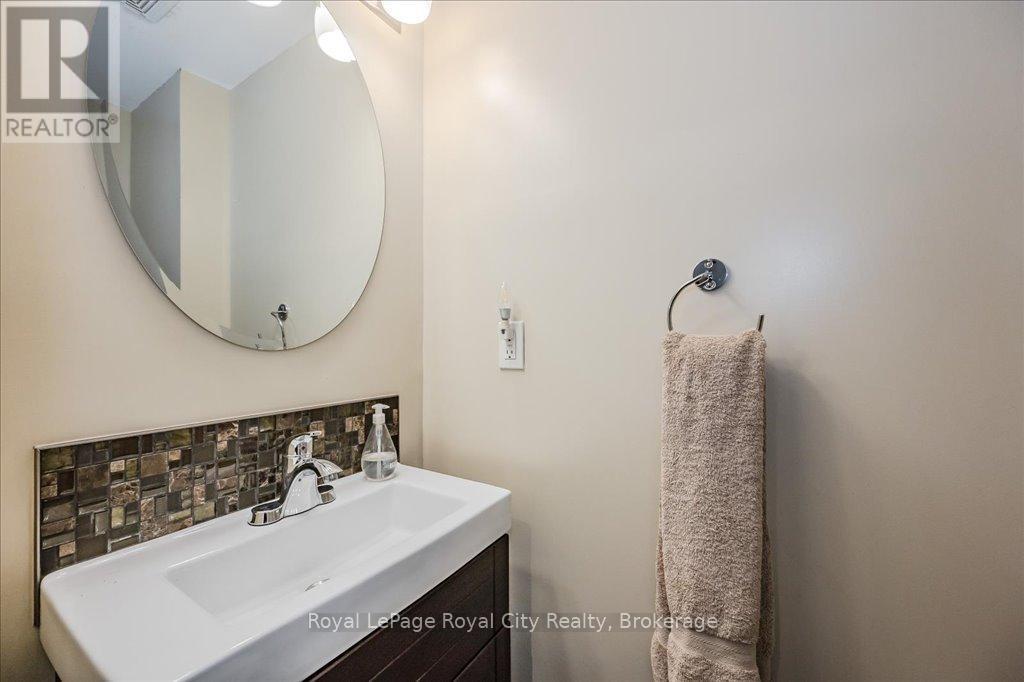 












2 - 40 SILVERCREEK PARKWAY N

,
Guelph (Junction/Onward Willow),




Ontario
N1H7X5

