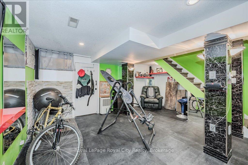 












2 - 40 SILVERCREEK PARKWAY N

,
Guelph (Junction/Onward Willow),




Ontario
N1H7X5

