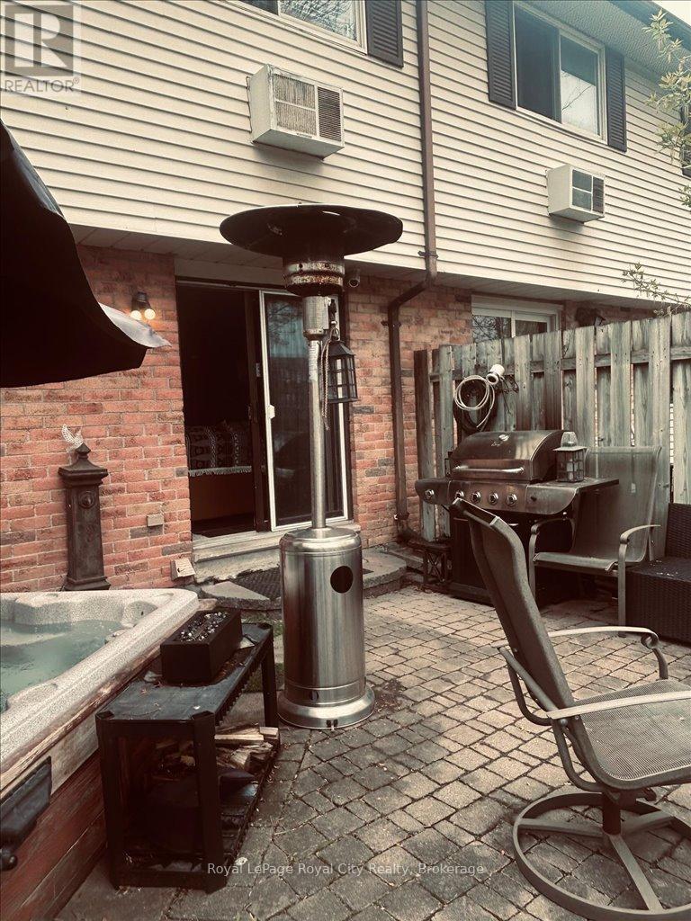 












2 - 40 SILVERCREEK PARKWAY N

,
Guelph (Junction/Onward Willow),




Ontario
N1H7X5

