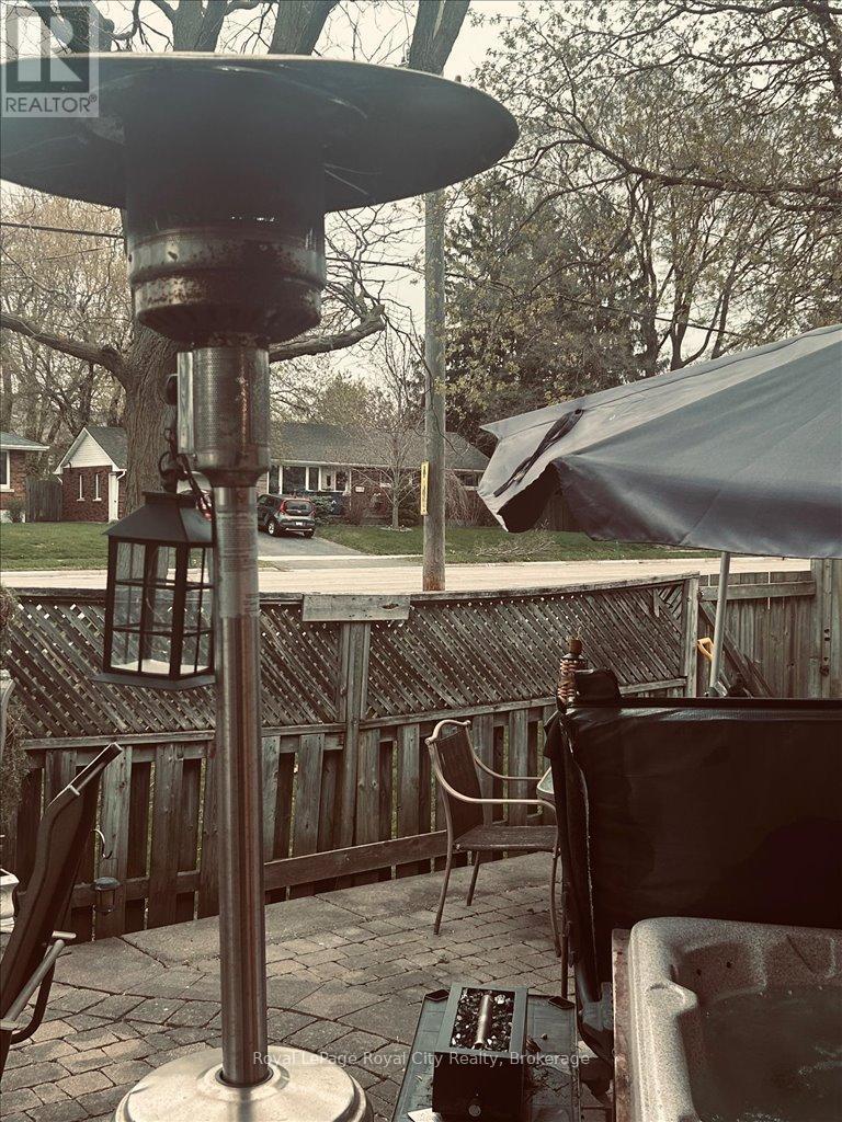 












2 - 40 SILVERCREEK PARKWAY N

,
Guelph (Junction/Onward Willow),




Ontario
N1H7X5

