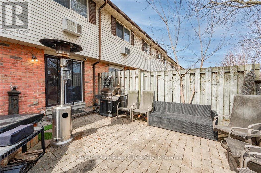 












2 - 40 SILVERCREEK PARKWAY N

,
Guelph (Junction/Onward Willow),




Ontario
N1H7X5

