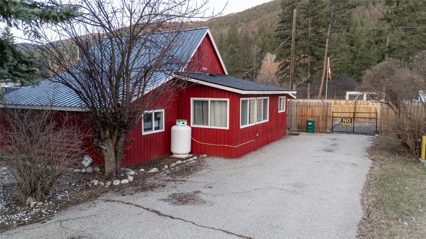 









5844


Highway 33

,
Beaverdell,




BC
V0H 1A0

