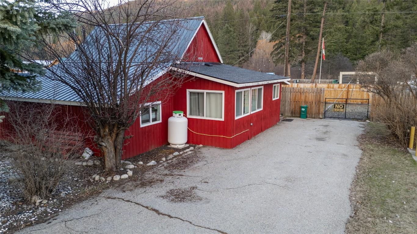 









5844


Highway 33

,
Beaverdell,




BC
V0H 1A0

