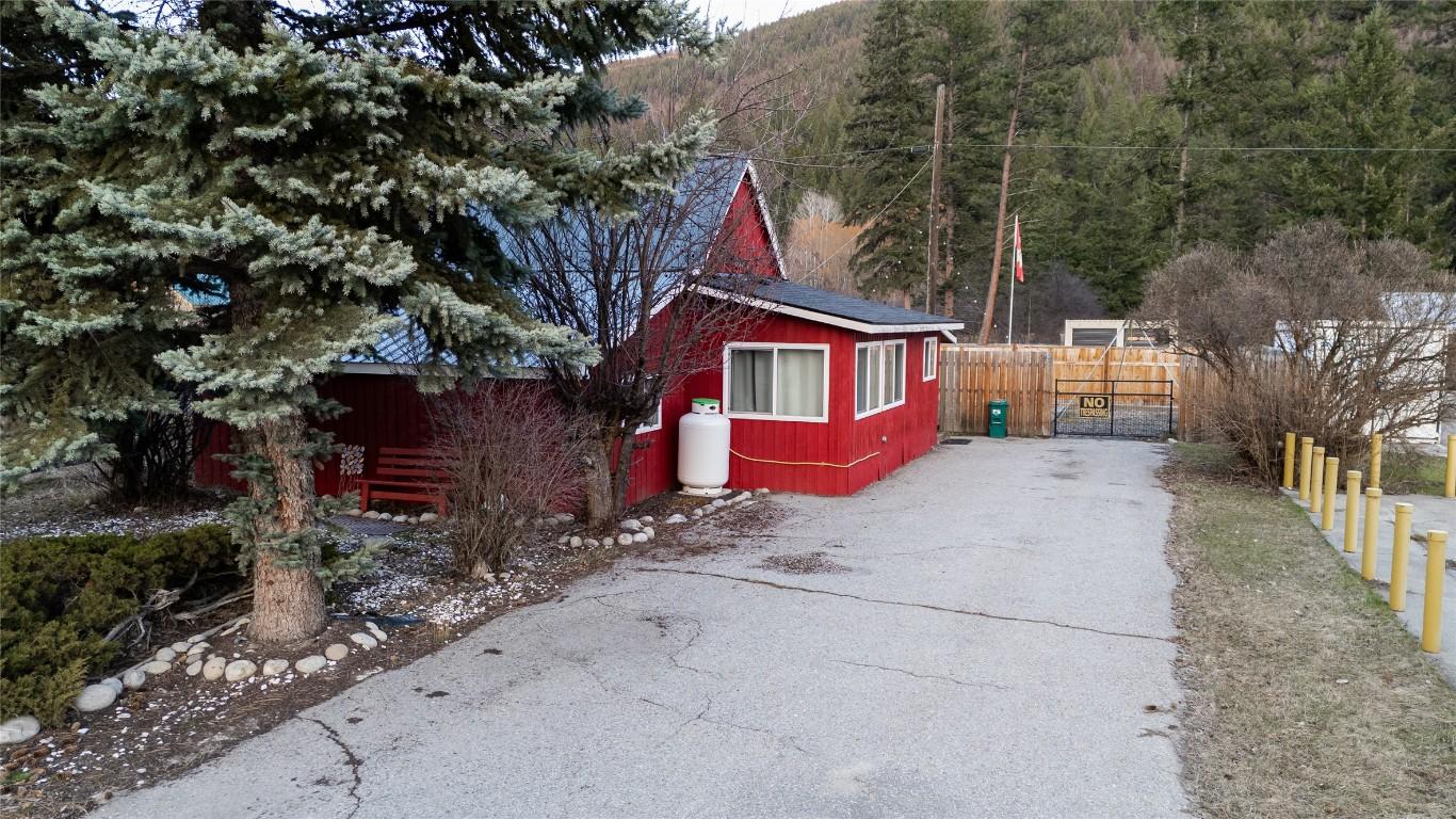 









5844


Highway 33

,
Beaverdell,




BC
V0H 1A0

