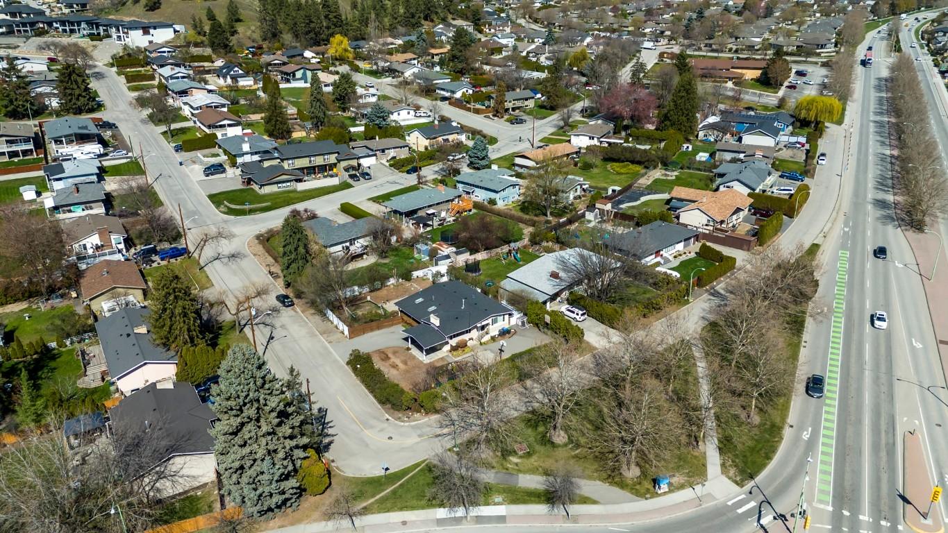 









1880


Broadview

Avenue,
Kelowna,







BC
V1Y 4N8

