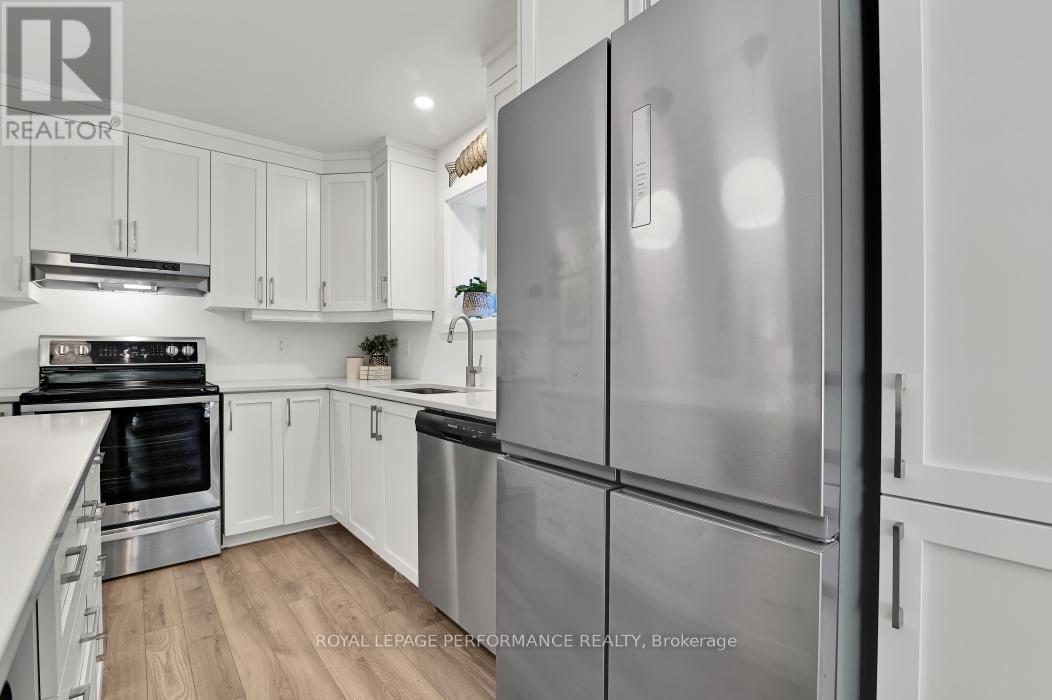 












202 - 83 ST MORITZ TERRACE

,
Russell,




Ontario
K0A1W0

