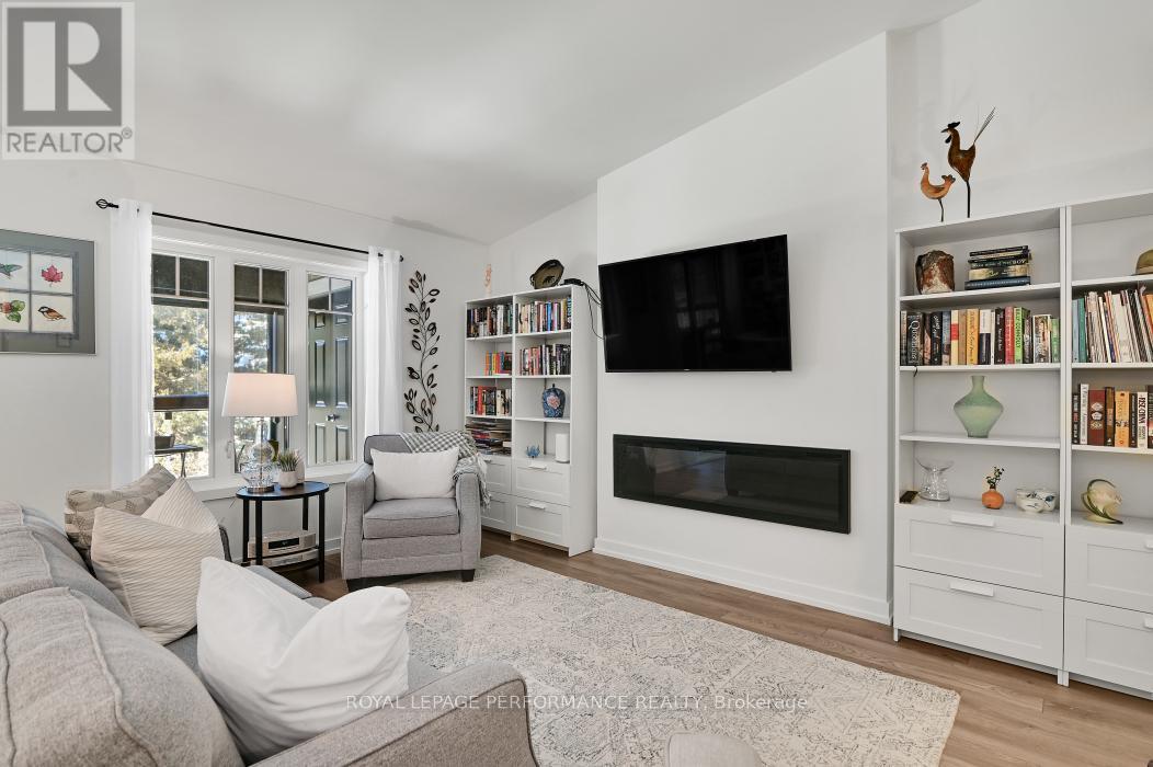 












202 - 83 ST MORITZ TERRACE

,
Russell,




Ontario
K0A1W0

