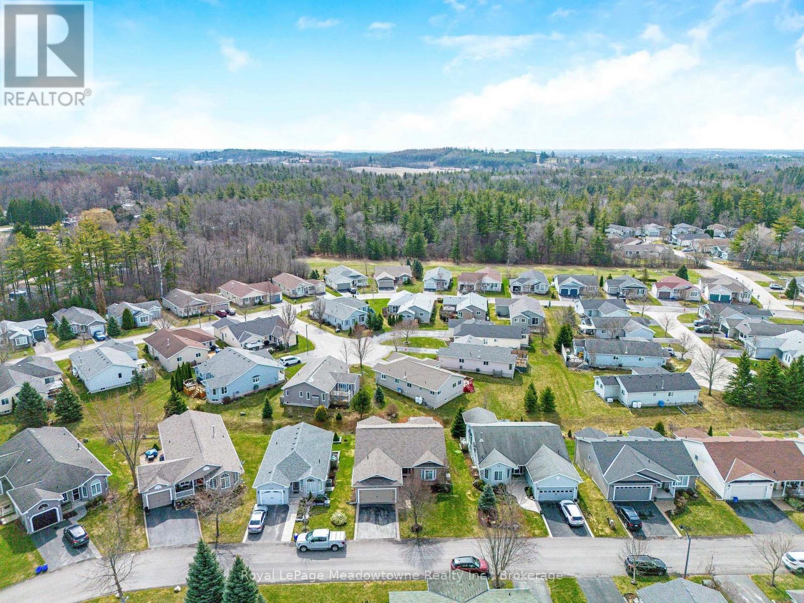 












120 GRACEHILL CRESCENT

,
Hamilton (Freelton),




Ontario
L8B1A5

