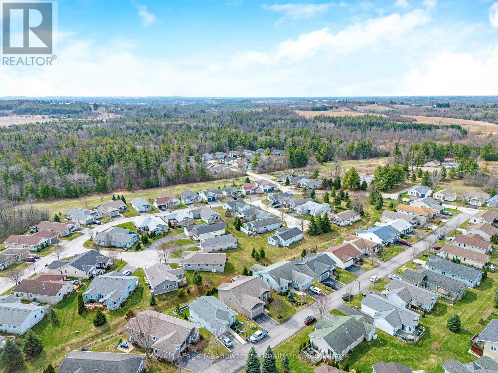 












120 GRACEHILL CRESCENT

,
Hamilton (Freelton),




Ontario
L8B1A5

