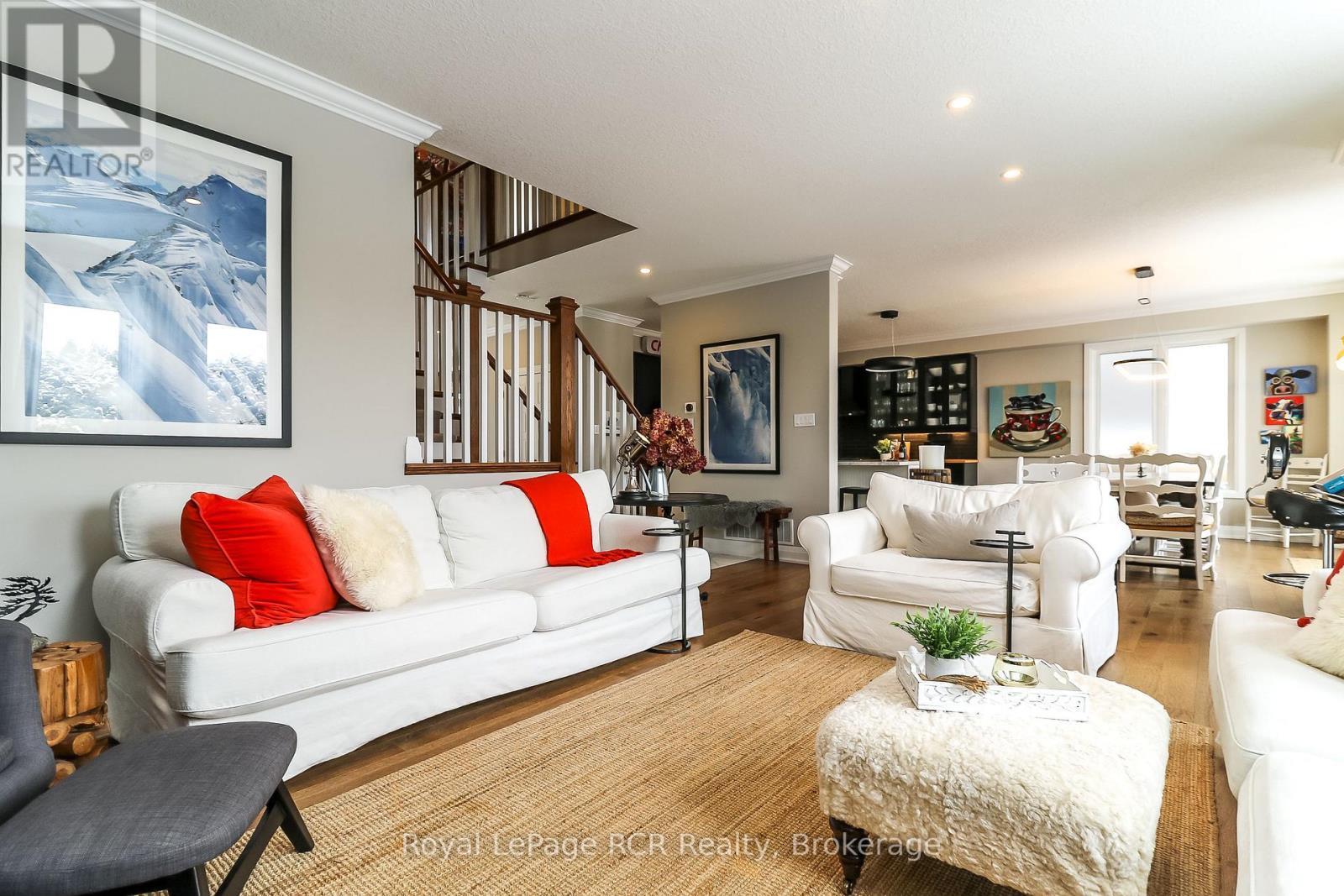 












17 GILPIN CRESCENT

,
Collingwood,




Ontario
L9Y0Z2

