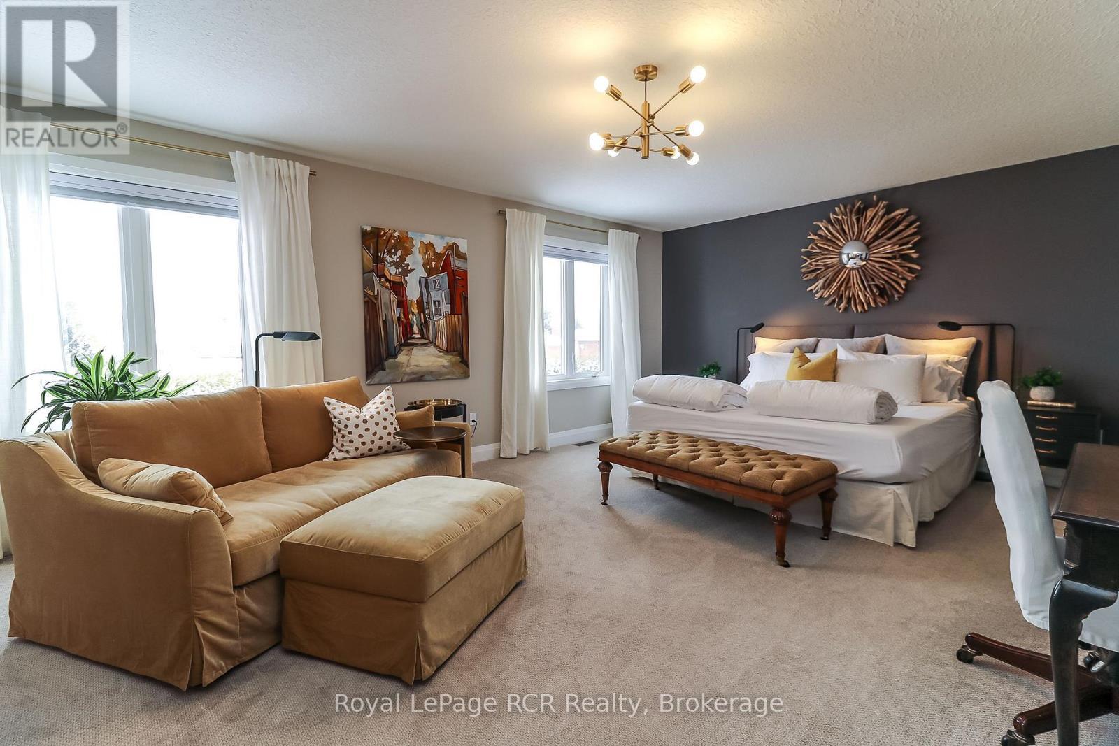 












17 GILPIN CRESCENT

,
Collingwood,




Ontario
L9Y0Z2

