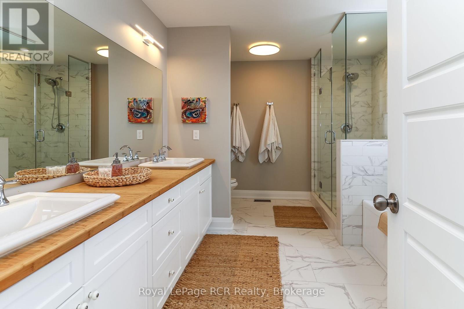 












17 GILPIN CRESCENT

,
Collingwood,




Ontario
L9Y0Z2

