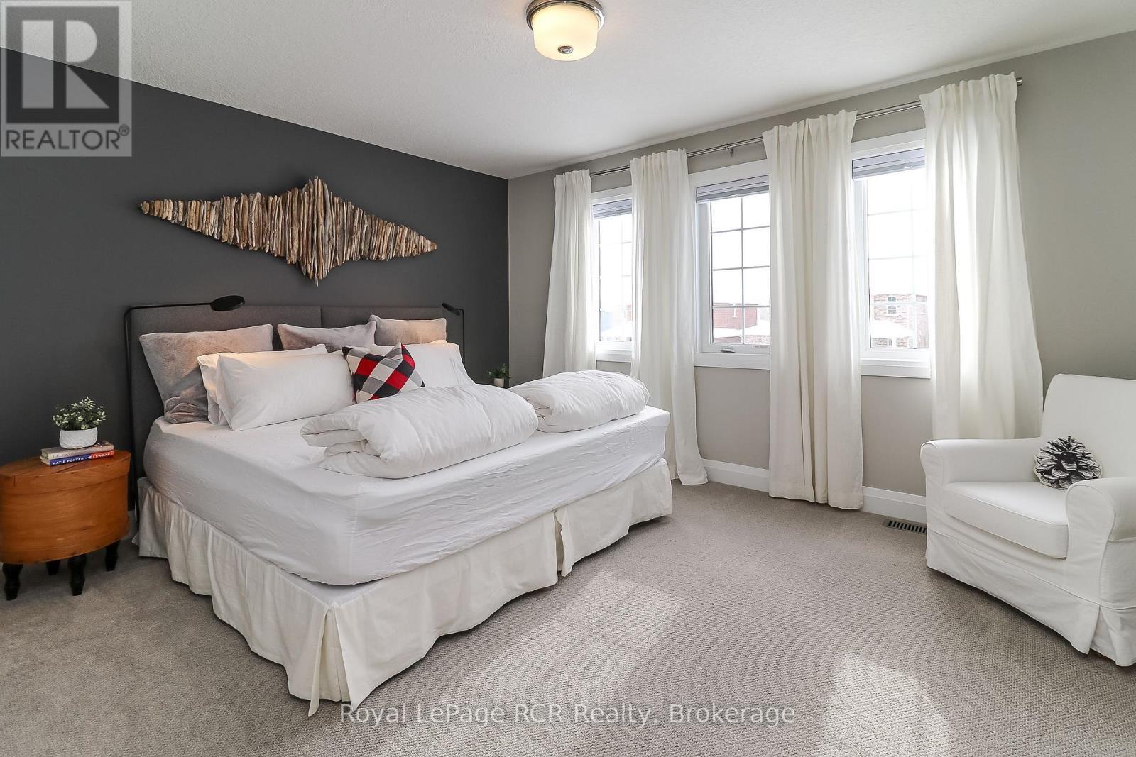 












17 GILPIN CRESCENT

,
Collingwood,




Ontario
L9Y0Z2

