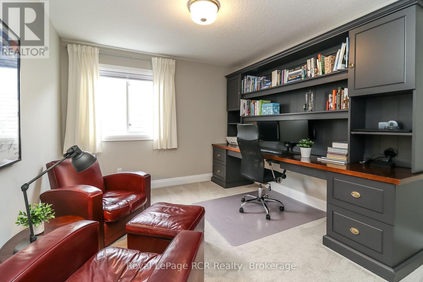 












17 GILPIN CRESCENT

,
Collingwood,




Ontario
L9Y0Z2

