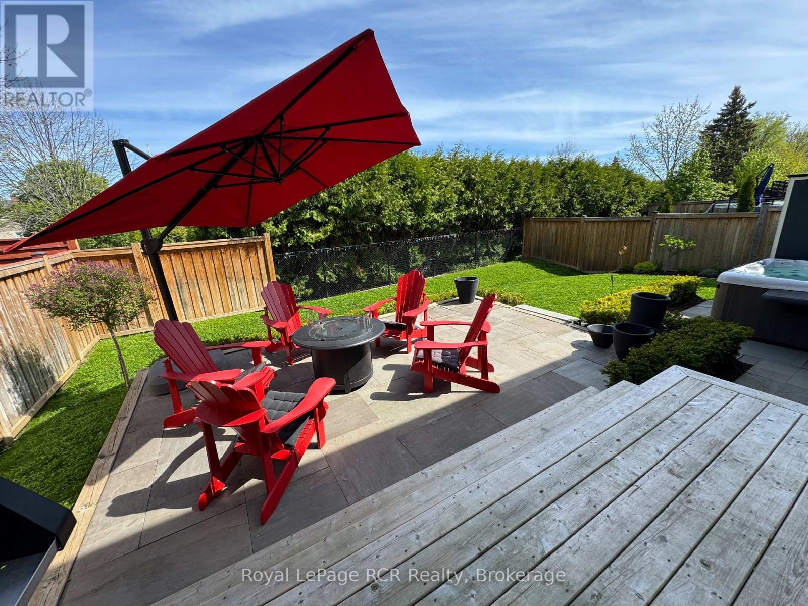 












17 GILPIN CRESCENT

,
Collingwood,




Ontario
L9Y0Z2

