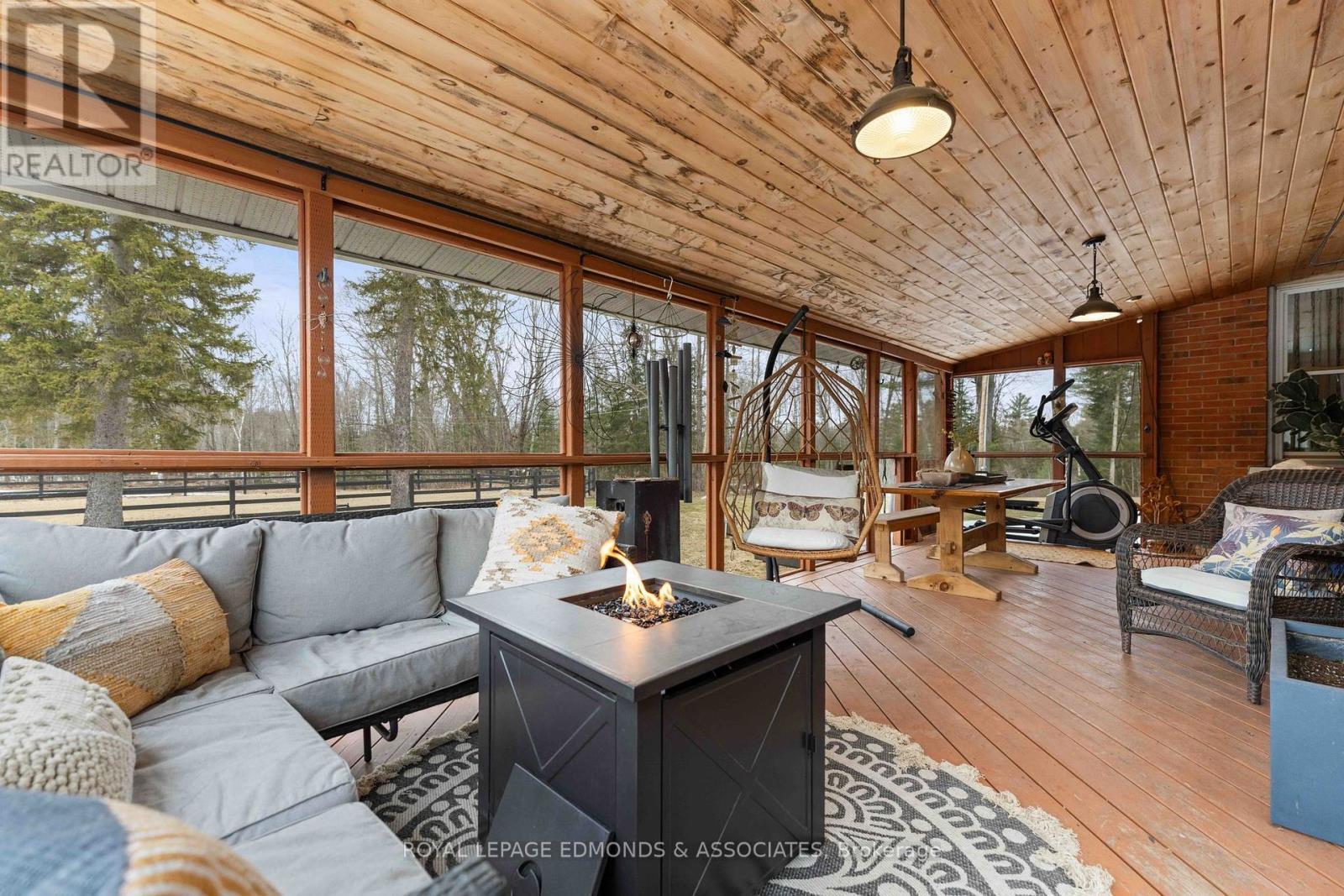 












1077 ALLAN ROAD

,
Laurentian Hills,




Ontario
K0J1P0

