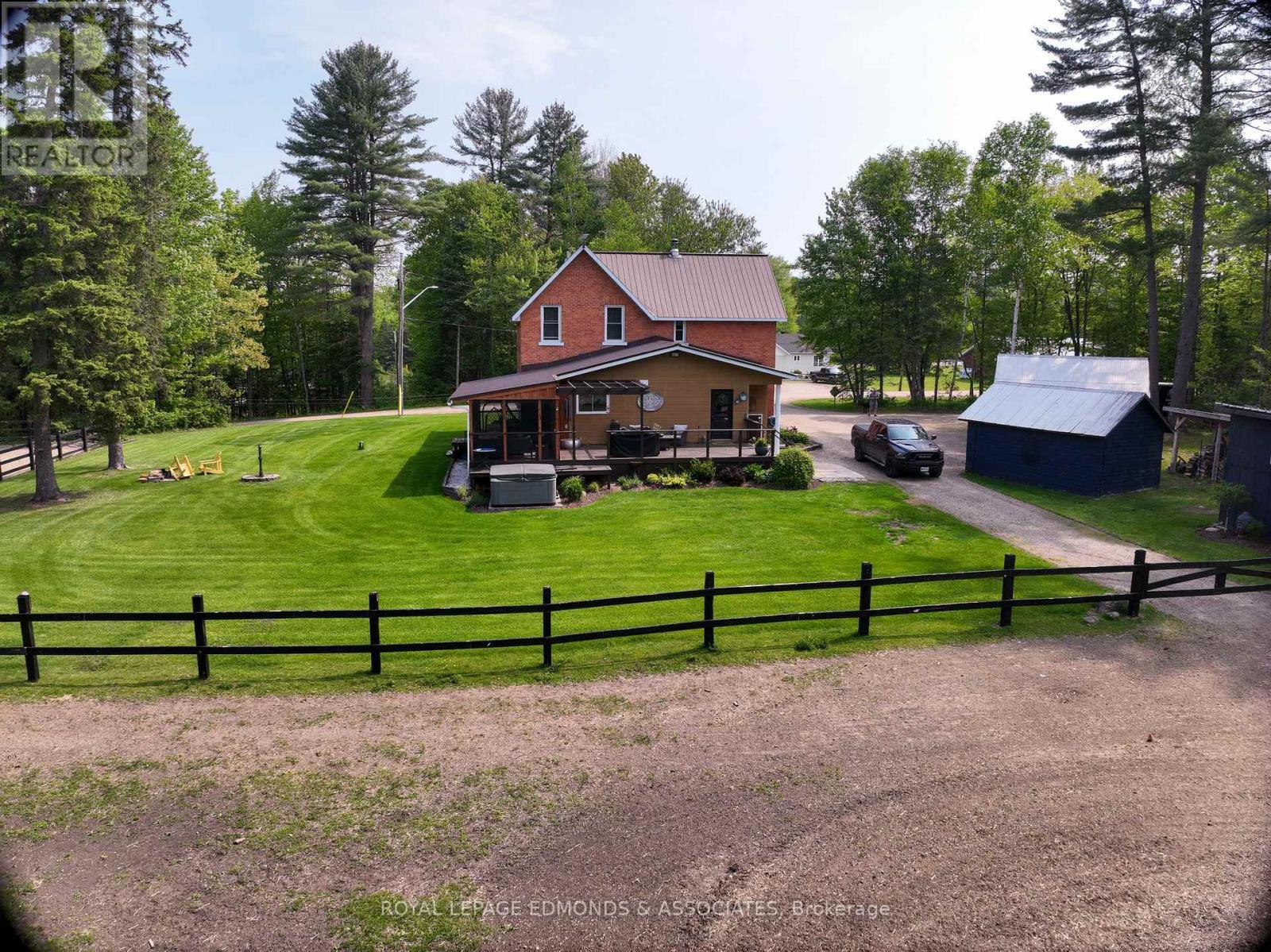 












1077 ALLAN ROAD

,
Laurentian Hills,




Ontario
K0J1P0

