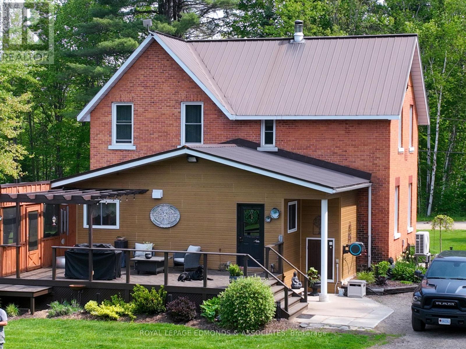 












1077 ALLAN ROAD

,
Laurentian Hills,




Ontario
K0J1P0

