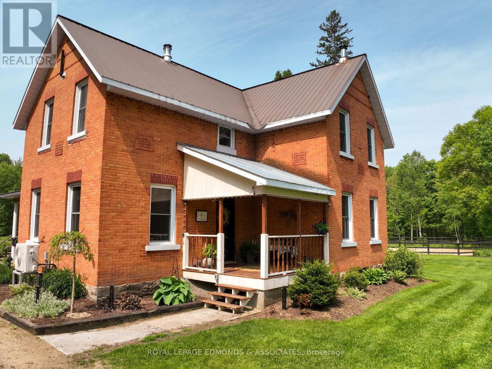 












1077 ALLAN ROAD

,
Laurentian Hills,




Ontario
K0J1P0

