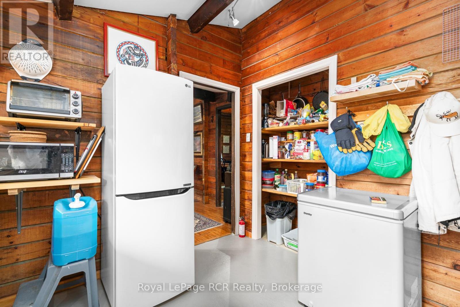 












117 MCCULLOUGH LAKE DRIVE

,
Chatsworth,




Ontario
N0H2V0

