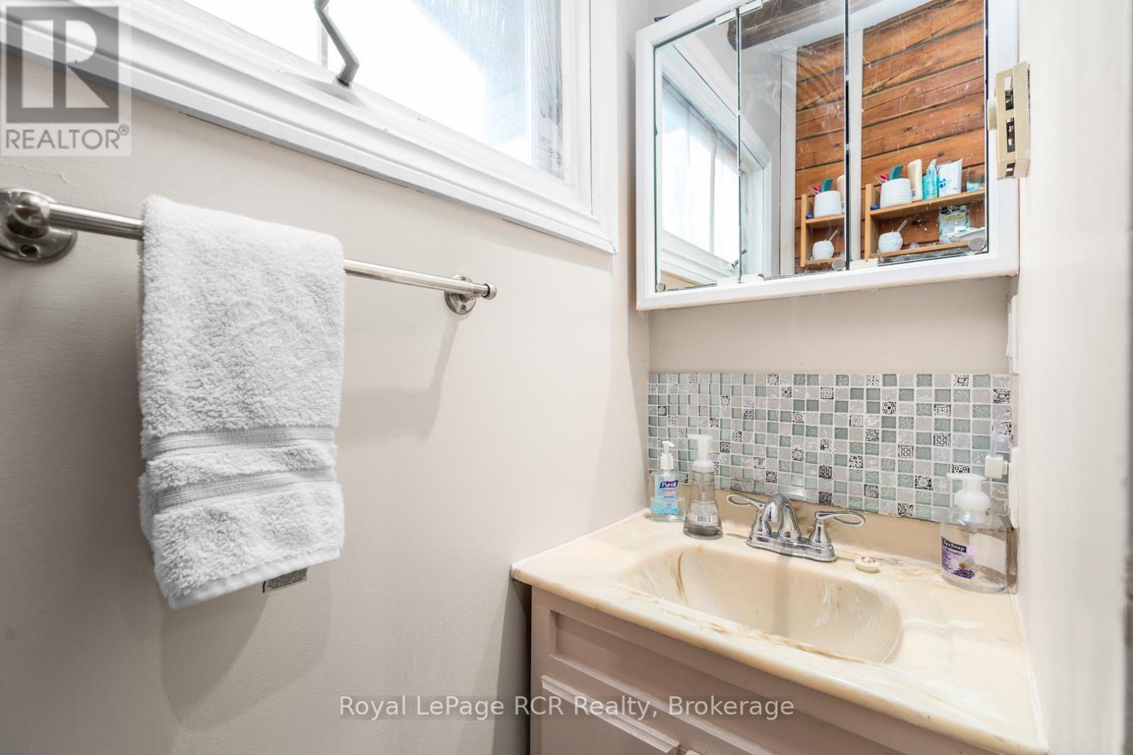 












117 MCCULLOUGH LAKE DRIVE

,
Chatsworth,




Ontario
N0H2V0

