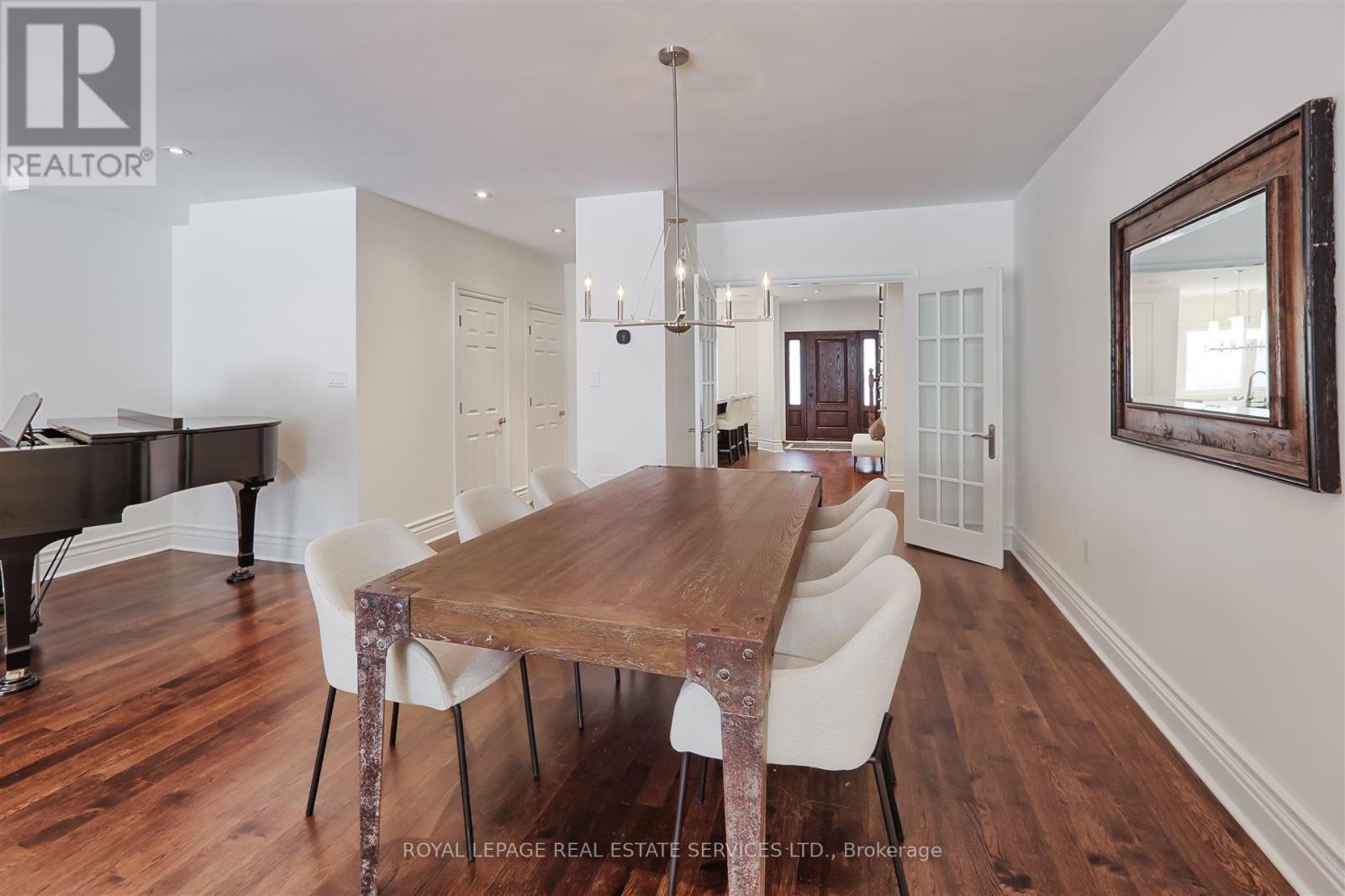 












17 WORTHINGTON CRESCENT

,
Toronto,




Ontario
M6S3P5

