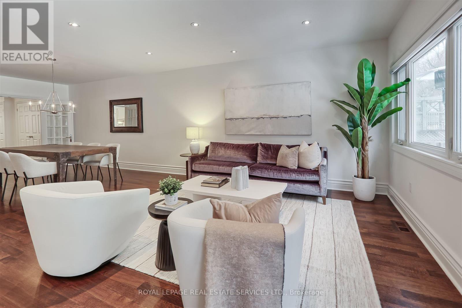












17 WORTHINGTON CRESCENT

,
Toronto,




Ontario
M6S3P5

