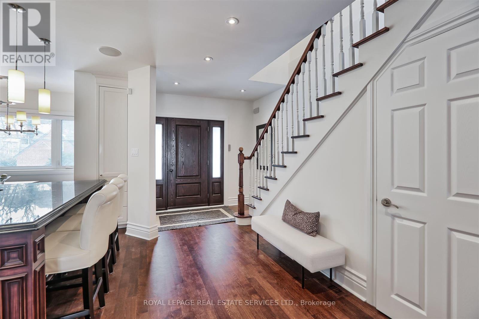 












17 WORTHINGTON CRESCENT

,
Toronto,




Ontario
M6S3P5

