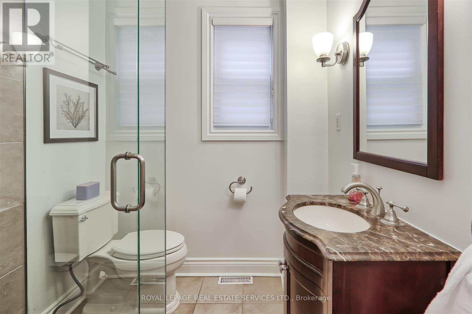 












17 WORTHINGTON CRESCENT

,
Toronto,




Ontario
M6S3P5

