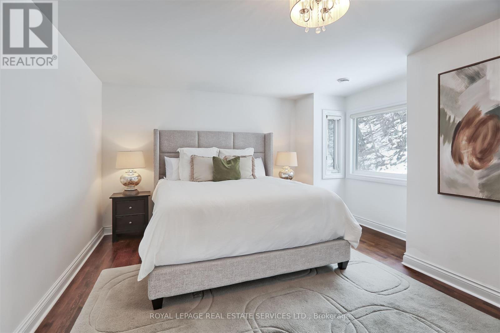 












17 WORTHINGTON CRESCENT

,
Toronto,




Ontario
M6S3P5

