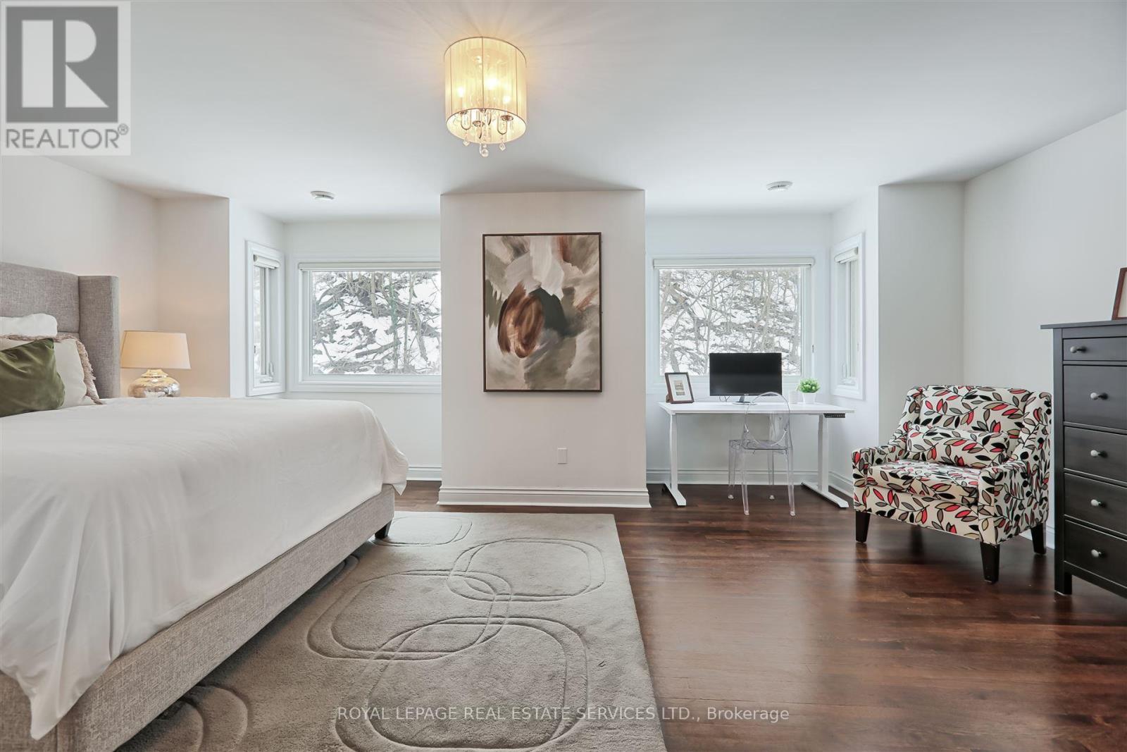 












17 WORTHINGTON CRESCENT

,
Toronto,




Ontario
M6S3P5


