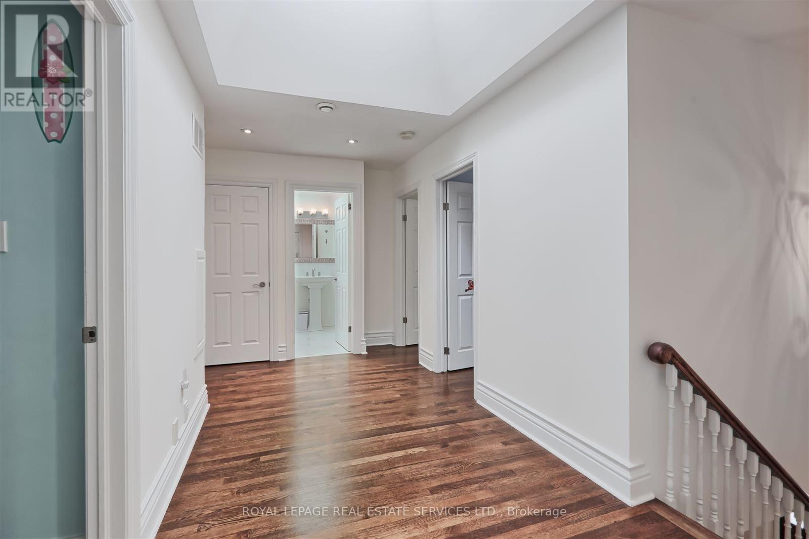 












17 WORTHINGTON CRESCENT

,
Toronto,




Ontario
M6S3P5

