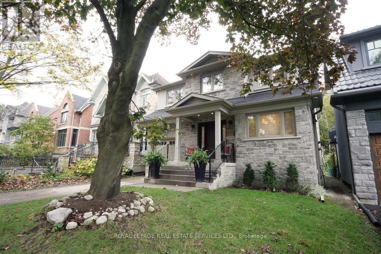 












17 WORTHINGTON CRESCENT

,
Toronto,




Ontario
M6S3P5

