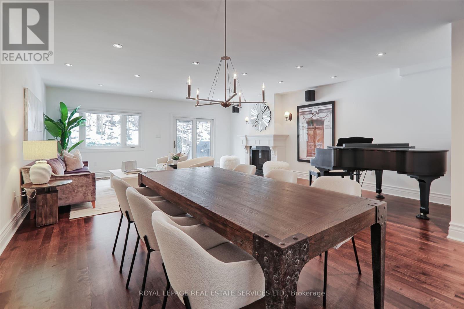 












17 WORTHINGTON CRESCENT

,
Toronto,




Ontario
M6S3P5

