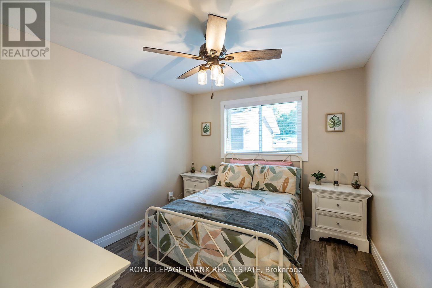 












4 PETTET DRIVE

,
Scugog (Port Perry),




Ontario
L9L1B4

