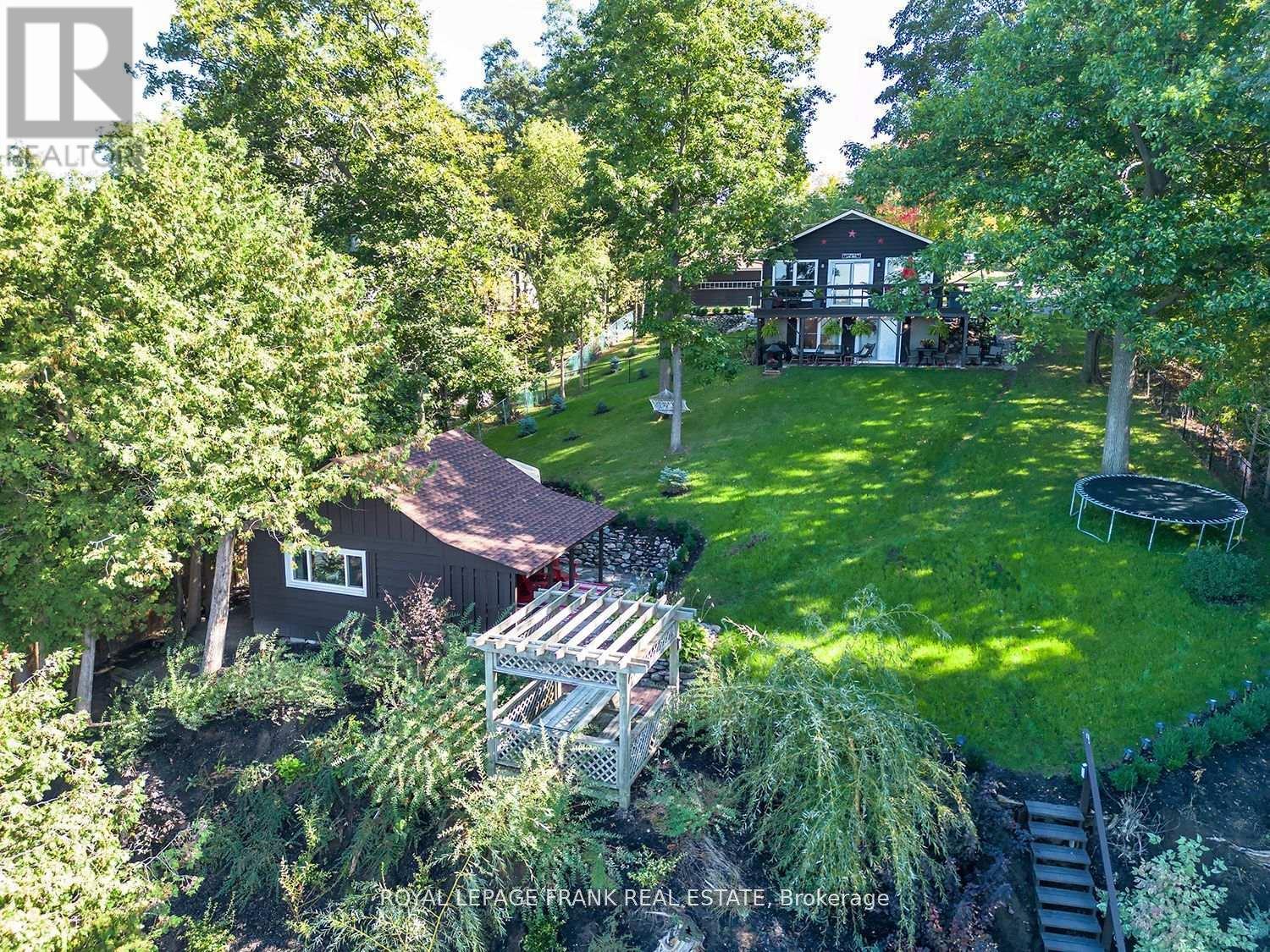 












4 PETTET DRIVE

,
Scugog (Port Perry),




Ontario
L9L1B4

