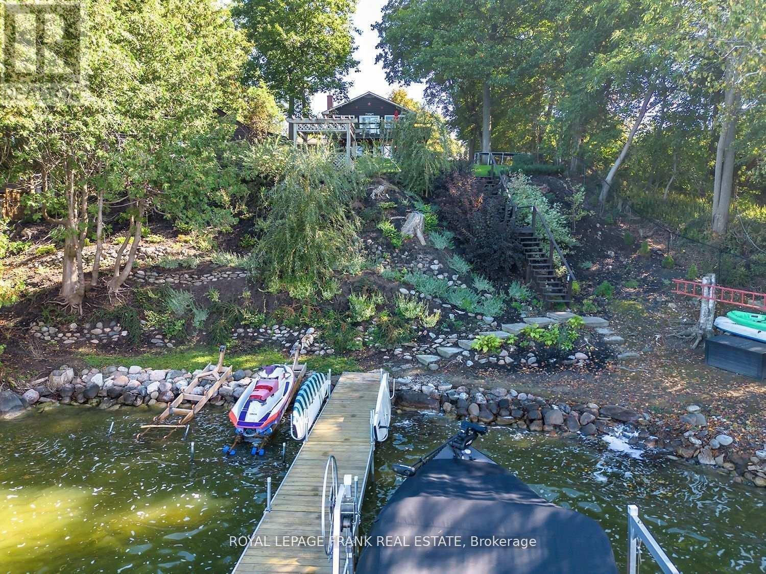 












4 PETTET DRIVE

,
Scugog (Port Perry),




Ontario
L9L1B4

