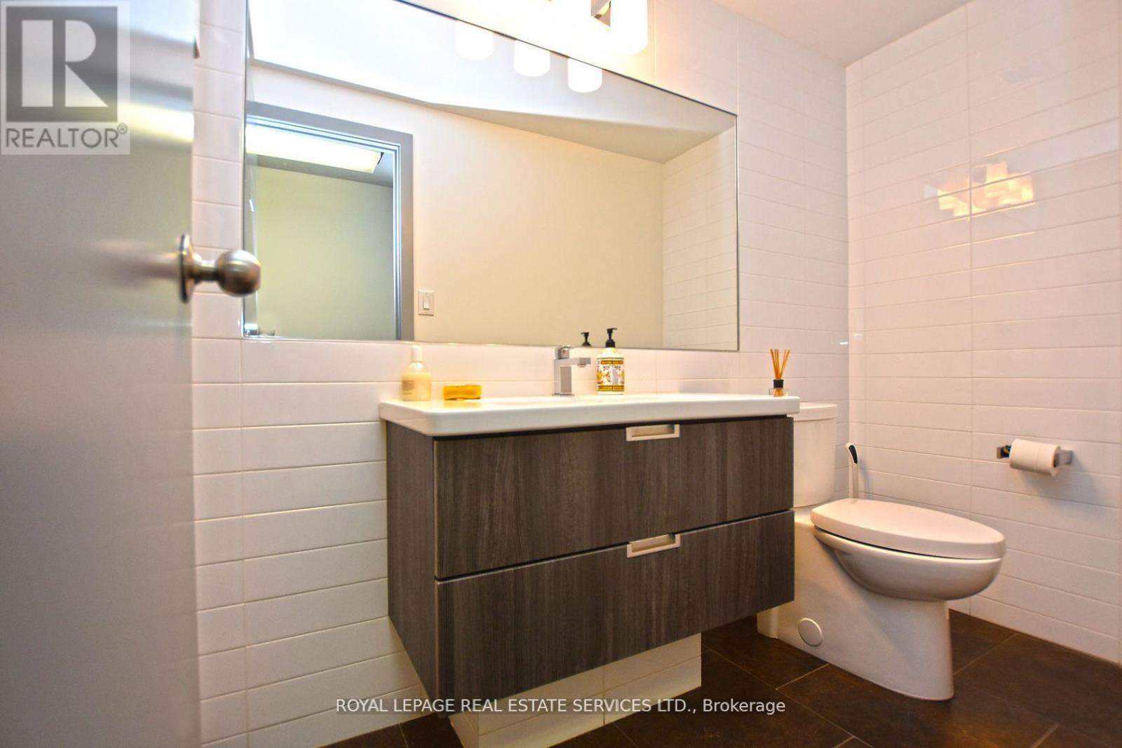 












200A - 770 BROWNS LINE

,
Toronto,




Ontario
M8W3W2

