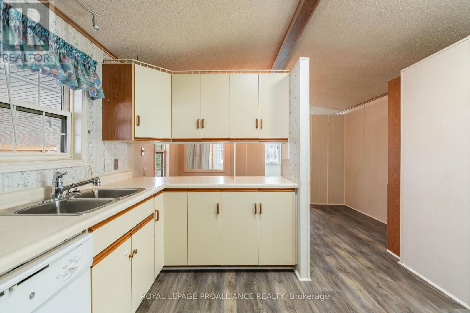 












13 ZERAN STREET

,
Augusta,




Ontario
K6V5T2

