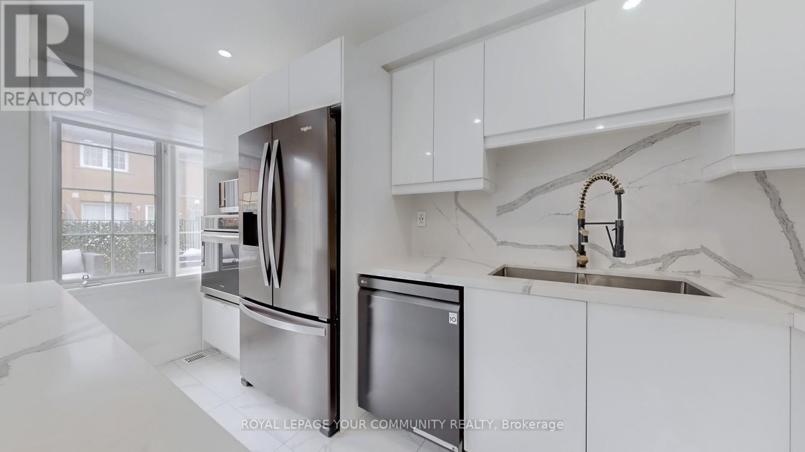 












148 RORY ROAD

,
Toronto,




Ontario
M6L3G4

