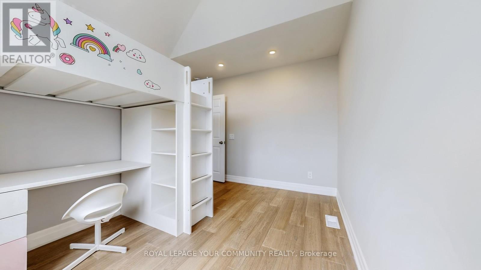 












148 RORY ROAD

,
Toronto,




Ontario
M6L3G4

