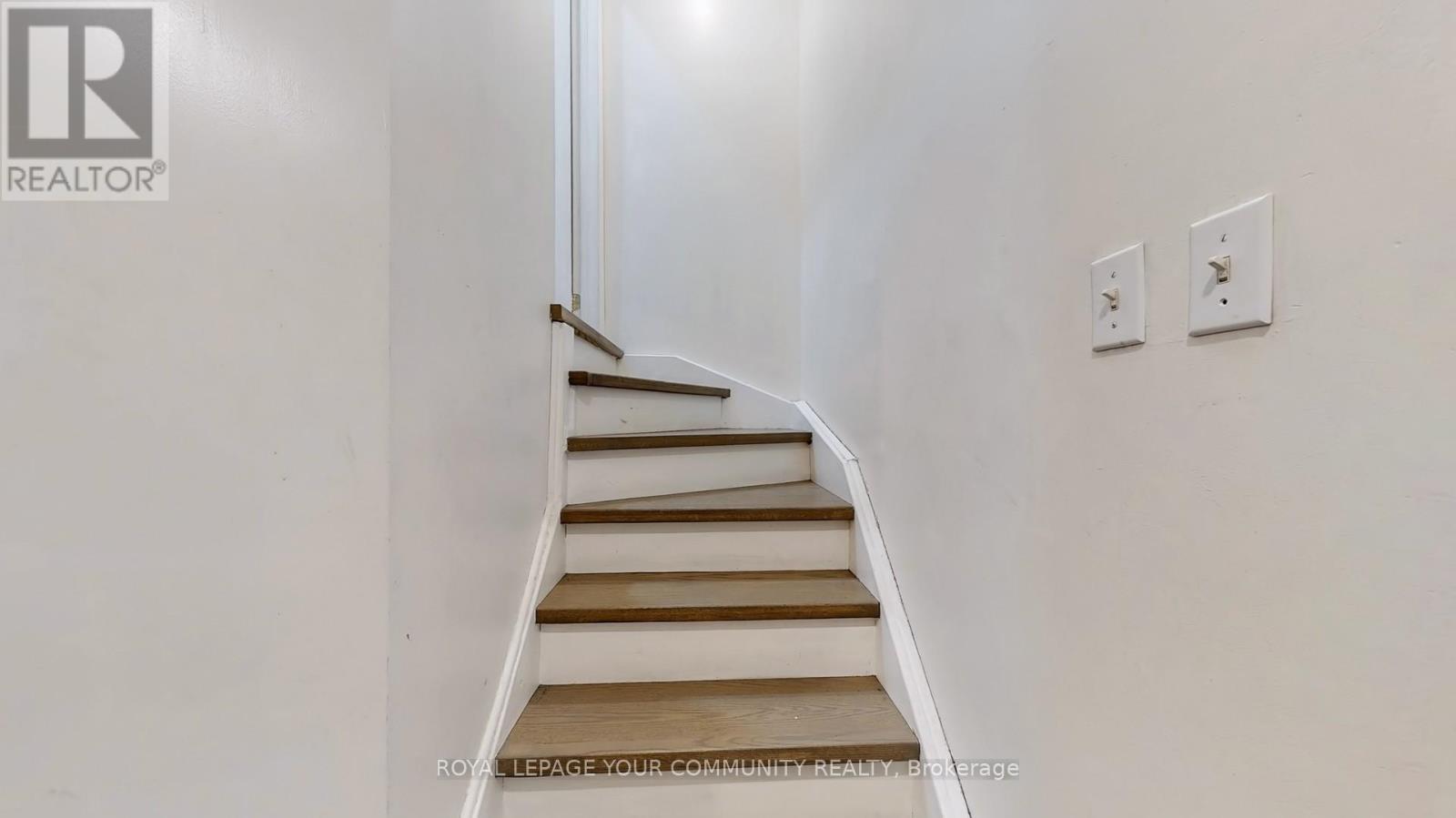 












148 RORY ROAD

,
Toronto,




Ontario
M6L3G4

