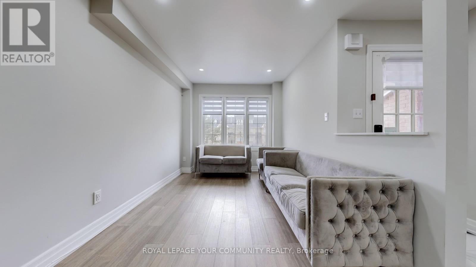 












148 RORY ROAD

,
Toronto,




Ontario
M6L3G4

