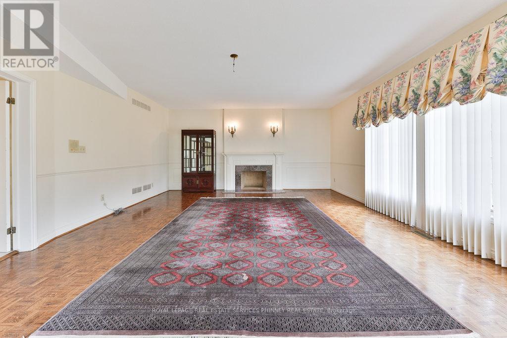 












2390 MISSISSAUGA ROAD

,
Mississauga,




Ontario
L5H2L1

