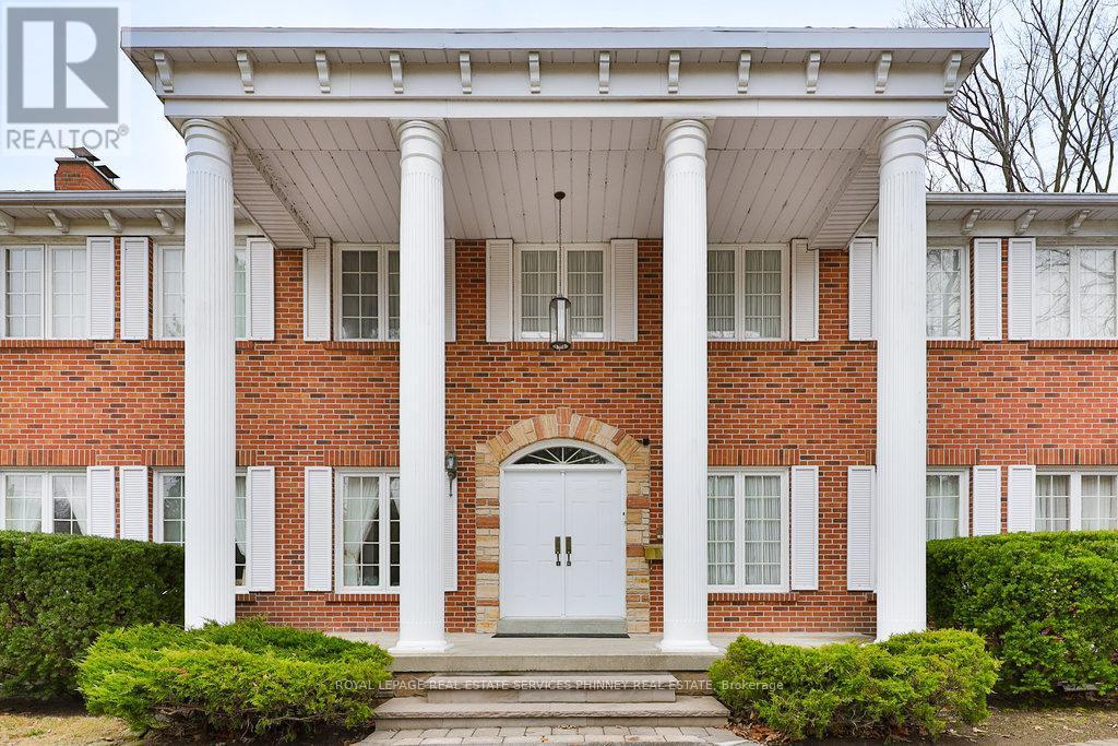 












2390 MISSISSAUGA ROAD

,
Mississauga,




Ontario
L5H2L1

