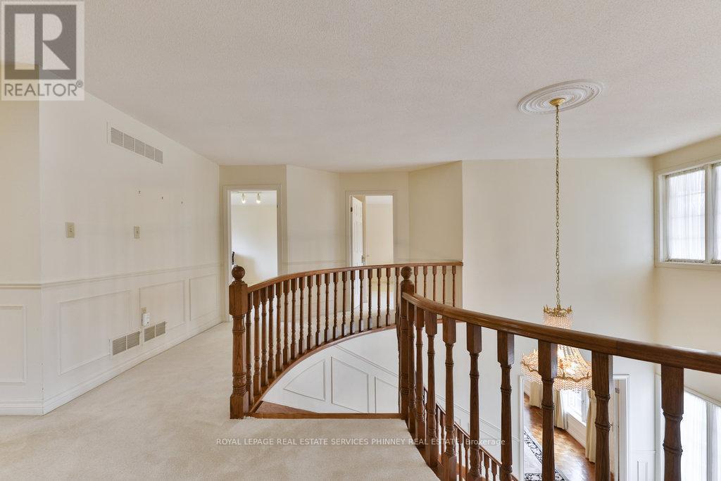 












2390 MISSISSAUGA ROAD

,
Mississauga,




Ontario
L5H2L1

